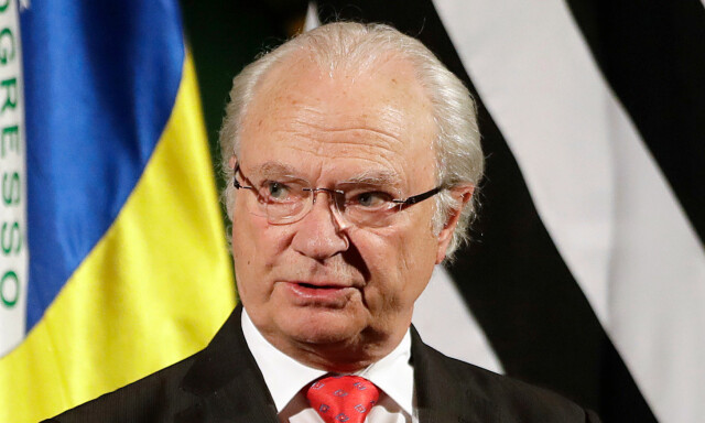 Kong Carl Gustaf endrer vedtektene
